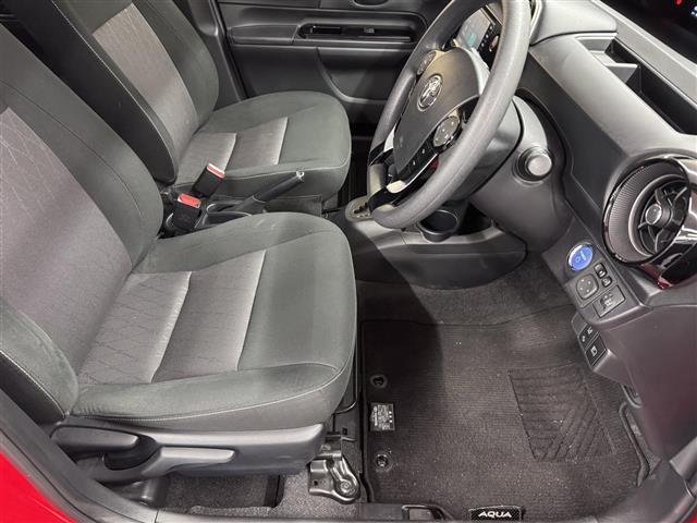 アクア Sスタイルブラック 7インチナビ/パノラミックビューモニター/ETC/プリクラッシュセーフティ/レーンディパーチャーアラート/パーキングサポートブレーキ/LEDヘッドランプ/オートハイビーム/Pスタート/スマートキー×2(32枚目)