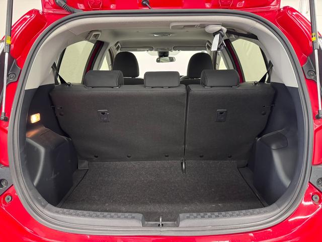 アクア Sスタイルブラック 7インチナビ/パノラミックビューモニター/ETC/プリクラッシュセーフティ/レーンディパーチャーアラート/パーキングサポートブレーキ/LEDヘッドランプ/オートハイビーム/Pスタート/スマートキー×2(43枚目)