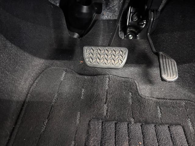 アクア G TRDエアロ/7インチナビ/バックカメラ/ドライブレコーダー/ETC/クルーズコントロール/プリクラッシュセーフティ/レーンディパーチャーアラート/LEDヘッドランプ/オートハイビーム/Pスタート(31枚目)