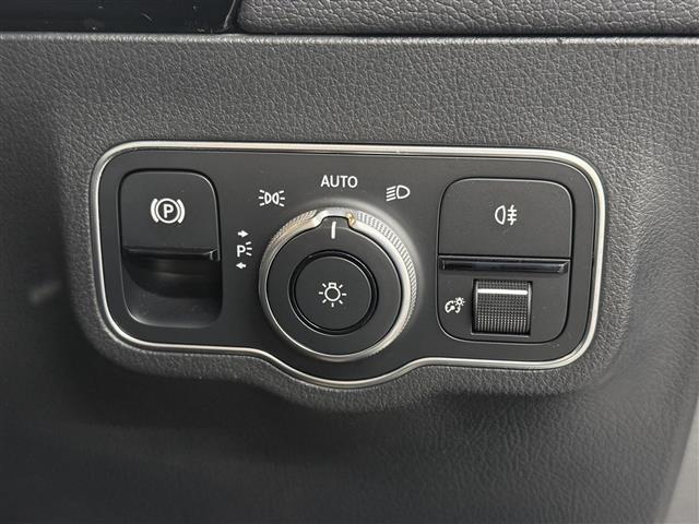 Bクラス B200d AMGライン アドバンスドパッケージ/レーダーセーフティパッケージ/10.25インチナビ/360°カメラ/ヘッドアップディスプレイ/ブラインドスポットモニター/PRE-SAFE/パークトロニック/自動テールゲート(20枚目)