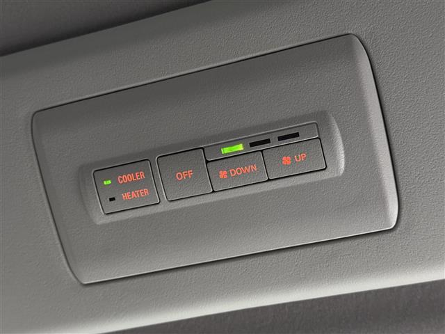 デリカD:5 シャモニー 登録済未使用車/アルパイン後席モニター&11インチナビ/マルチアラウンドモニター/両側オートスライドドア/BSW/ハーフレザー/衝突被害軽減ブレーキ/パワーバックドア/パワーシート/シートヒーター(32枚目)