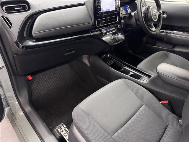 アクア Ｇ　純正７インチナビ／Ｂカメラ／ＥＴＣ／プリクラッシュセーフティ／レーンディパーチャーアラート／レーダークルコン／クリアランスソナー／パーキングサポートブレーキ／ＬＥＤヘッドランプ／ＡＣ１００Ｖコンセント（41枚目）