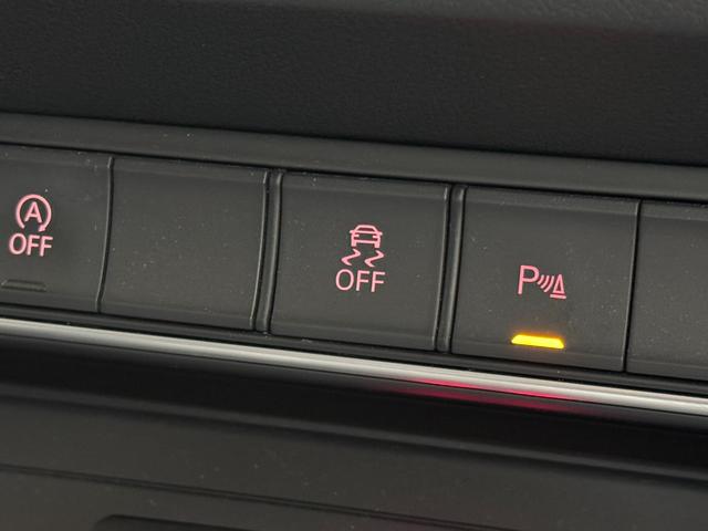 Q3 1.4TFSIスポーツ コンビニエンスパッケージ/7インチナビ/TV/Bluetooth/Bカメラ/ドライブレコーダー/ETC/ルーフレール/後方パーキングセンサー/電子パーキングブレーキ/オートライト/キセノンヘッドライト(9枚目)