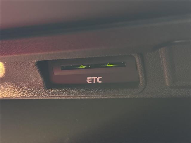 Q3 1.4TFSIスポーツ コンビニエンスパッケージ/7インチナビ/TV/Bluetooth/Bカメラ/ドライブレコーダー/ETC/ルーフレール/後方パーキングセンサー/電子パーキングブレーキ/オートライト/キセノンヘッドライト(15枚目)