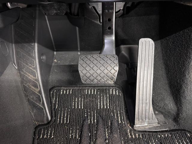 Q3 1.4TFSIスポーツ コンビニエンスパッケージ/7インチナビ/TV/Bluetooth/Bカメラ/ドライブレコーダー/ETC/ルーフレール/後方パーキングセンサー/電子パーキングブレーキ/オートライト/キセノンヘッドライト(27枚目)