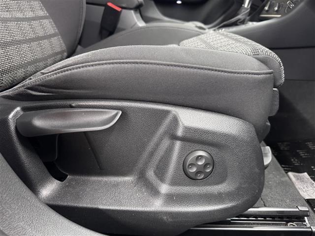 Q3 1.4TFSIスポーツ コンビニエンスパッケージ/7インチナビ/TV/Bluetooth/Bカメラ/ドライブレコーダー/ETC/ルーフレール/後方パーキングセンサー/電子パーキングブレーキ/オートライト/キセノンヘッドライト(29枚目)