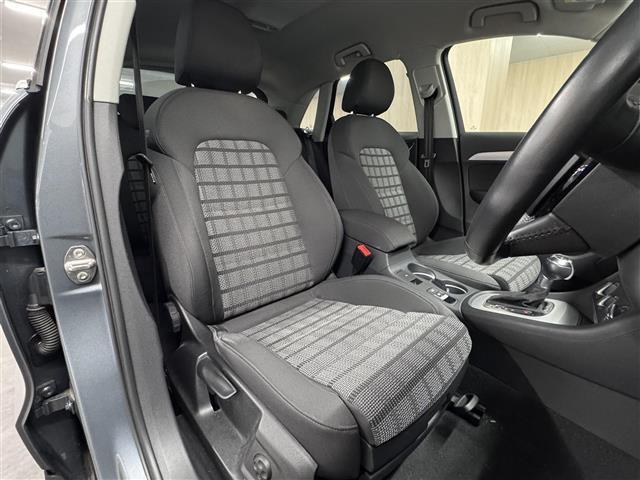 Q3 1.4TFSIスポーツ コンビニエンスパッケージ/7インチナビ/TV/Bluetooth/Bカメラ/ドライブレコーダー/ETC/ルーフレール/後方パーキングセンサー/電子パーキングブレーキ/オートライト/キセノンヘッドライト(32枚目)