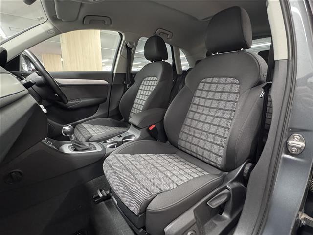 Q3 1.4TFSIスポーツ コンビニエンスパッケージ/7インチナビ/TV/Bluetooth/Bカメラ/ドライブレコーダー/ETC/ルーフレール/後方パーキングセンサー/電子パーキングブレーキ/オートライト/キセノンヘッドライト(35枚目)