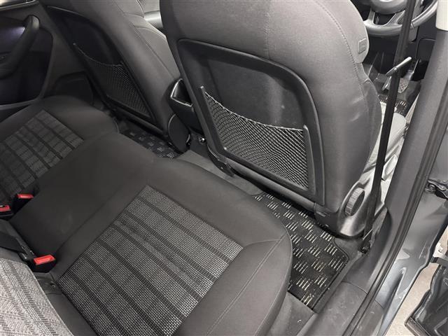 Q3 1.4TFSIスポーツ コンビニエンスパッケージ/7インチナビ/TV/Bluetooth/Bカメラ/ドライブレコーダー/ETC/ルーフレール/後方パーキングセンサー/電子パーキングブレーキ/オートライト/キセノンヘッドライト(36枚目)