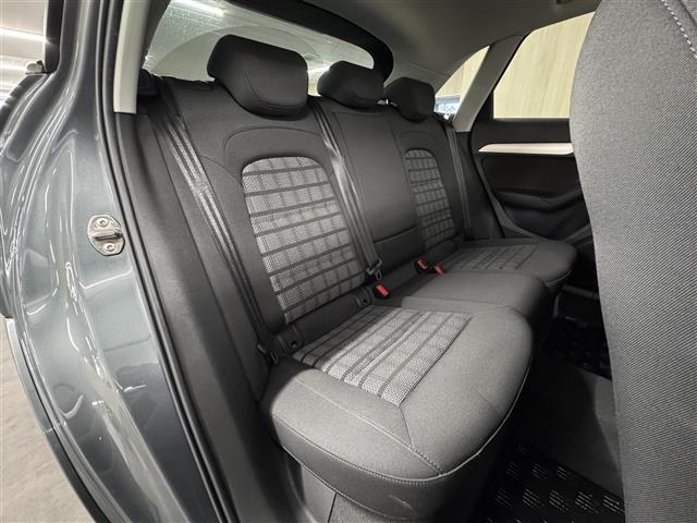 Q3 1.4TFSIスポーツ コンビニエンスパッケージ/7インチナビ/TV/Bluetooth/Bカメラ/ドライブレコーダー/ETC/ルーフレール/後方パーキングセンサー/電子パーキングブレーキ/オートライト/キセノンヘッドライト(38枚目)