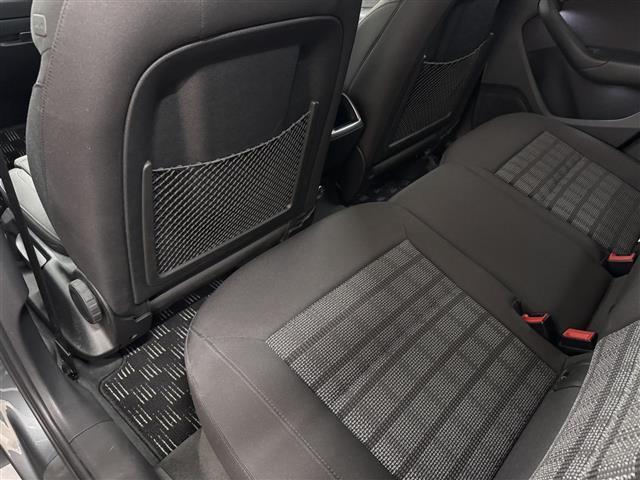 Q3 1.4TFSIスポーツ コンビニエンスパッケージ/7インチナビ/TV/Bluetooth/Bカメラ/ドライブレコーダー/ETC/ルーフレール/後方パーキングセンサー/電子パーキングブレーキ/オートライト/キセノンヘッドライト(39枚目)