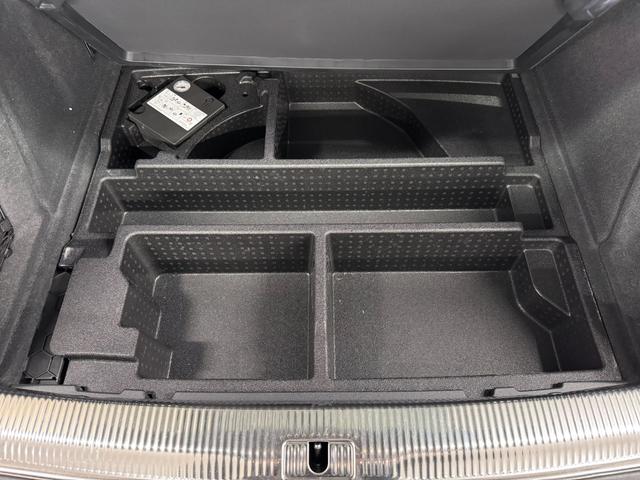 Q3 1.4TFSIスポーツ コンビニエンスパッケージ/7インチナビ/TV/Bluetooth/Bカメラ/ドライブレコーダー/ETC/ルーフレール/後方パーキングセンサー/電子パーキングブレーキ/オートライト/キセノンヘッドライト(47枚目)