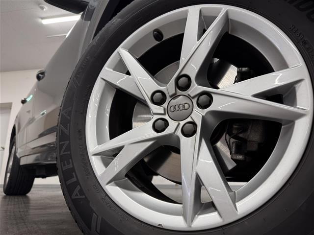 Q3 1.4TFSIスポーツ コンビニエンスパッケージ/7インチナビ/TV/Bluetooth/Bカメラ/ドライブレコーダー/ETC/ルーフレール/後方パーキングセンサー/電子パーキングブレーキ/オートライト/キセノンヘッドライト(58枚目)