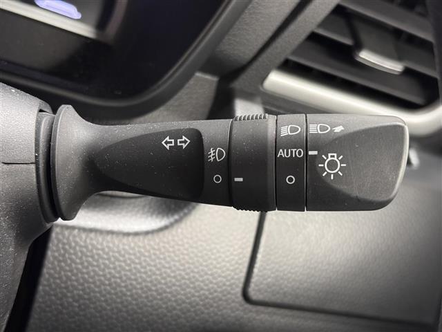 ルーミー カスタムG 両側パワースライドドア/9インチナビ/バックカメラ/ドライブレコーダー/ETC/スマートアシスト/衝突回避支援ブレーキ/レーダークルコン/コーナーセンサー/ハイビームアシスト/電子パーキングブレーキ(17枚目)