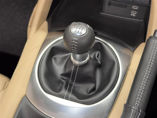 ロードスター Sレザーパッケージ Vセレクション 6速/BOSEサウンドシステム/8.8型ナビ/Bカメラ/ドライブレコーダー/ETC/ベージュ革/BSM/スマートブレーキサポート/速度標識連動レーダークルコン/リアパーキングセンサー/シートヒーター(12枚目)