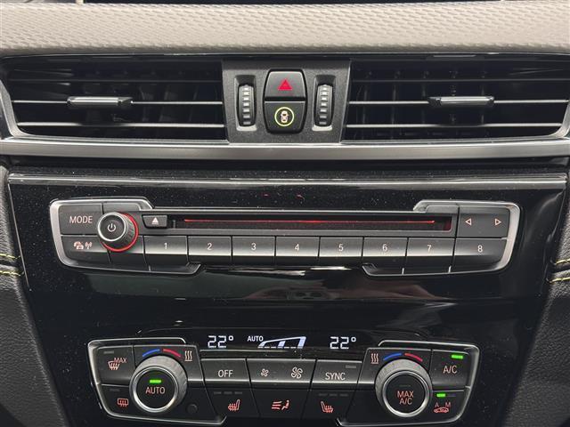 【純正ナビ】人気の純正ナビを装備。ナビ利用時のマップ表示も見やすく、テレビやＤＶＤは臨場感がアップ！いつものドライブがグッと楽しくなります