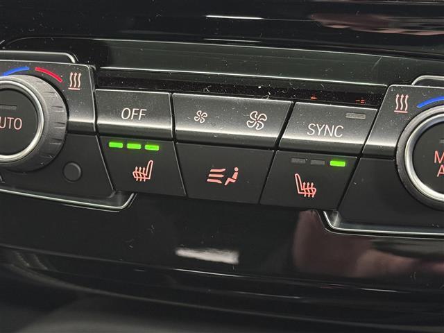 【シートヒーター】スイッチを入れると数十秒で座席が温かくなります。エアコンとは違い、身体と密着しているシートが温まるので、冬場には嬉しい装備です！