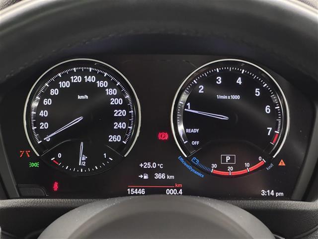 【メーターまわり】ドライバーから見やすい位置にあって安全運転に寄与します。マルチインフォメーションディスプレイでは、クルマに関するたくさんの情報を確認可能。