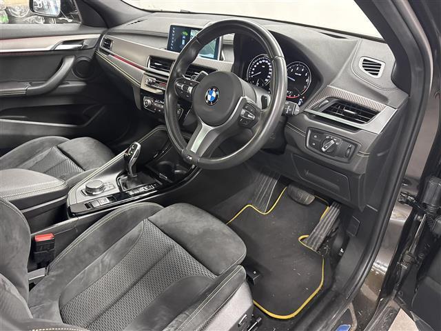 店舗にて現車の確認もいただけますので、お電話で在庫のご確認の上是非ご来店くださいませ。