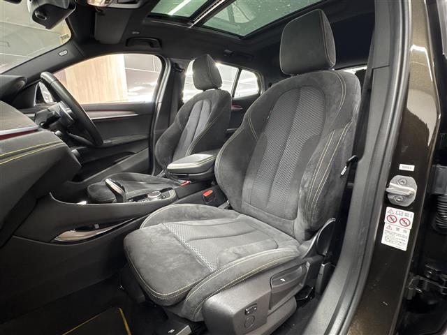 店舗にて現車の確認もいただけますので、お電話で在庫のご確認の上是非ご来店くださいませ。