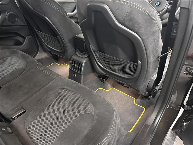 店舗にて現車の確認もいただけますので、お電話で在庫のご確認の上是非ご来店くださいませ。