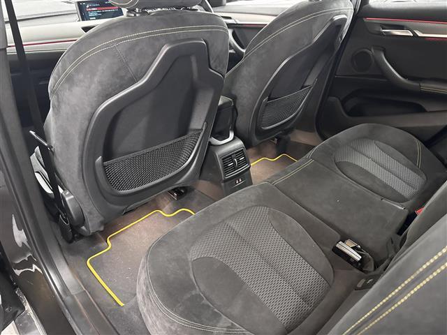 店舗にて現車の確認もいただけますので、お電話で在庫のご確認の上是非ご来店くださいませ。