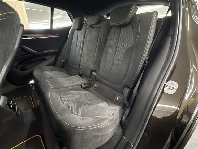 店舗にて現車の確認もいただけますので、お電話で在庫のご確認の上是非ご来店くださいませ。