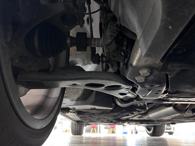 【下回り】下回りがきれいなうちに、防錆加工の施工がオススメ。降雪地域はもちろん、沿岸部にお住いの方や、趣味でマリン・ウィンタースポーツをされる方に大変好評いただいております。