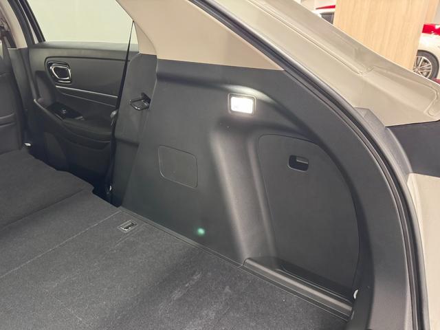 ヴェゼル e:HEV Z 純正フロントスカート(アーバンスタイル)/8インチディスプレイオーディオ/バックカメラ/ドラレコ/ETC/ブラインドスポットモニター/ハーフレザー/衝突軽減ブレーキ/シートヒーター/パワーバックドア(51枚目)