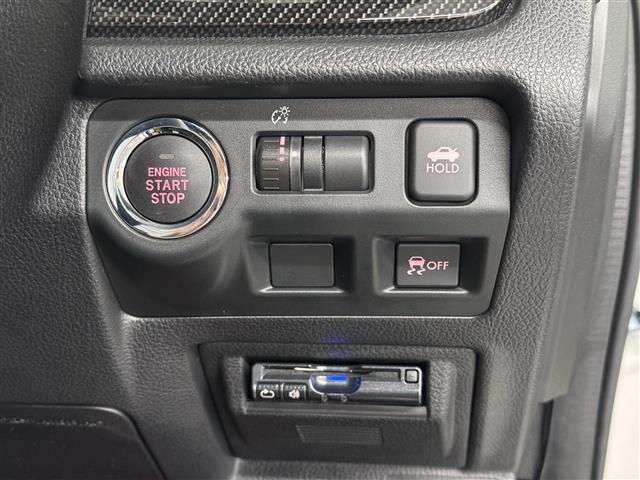 店舗にて現車の確認もいただけますので、お電話で在庫のご確認の上是非ご来店くださいませ。