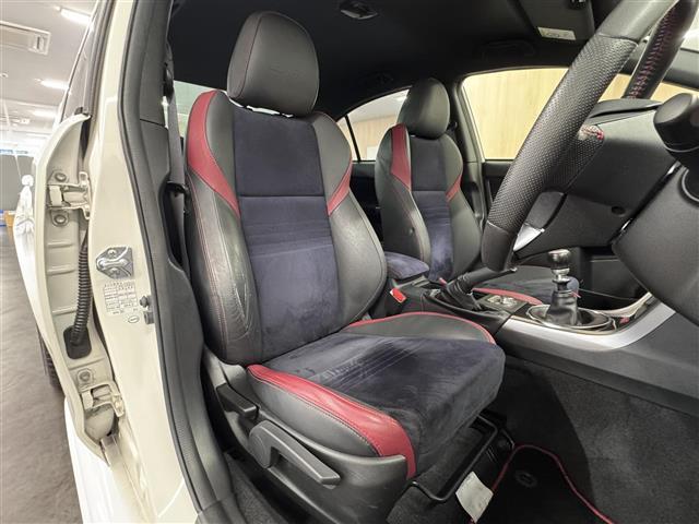 店舗にて現車の確認もいただけますので、お電話で在庫のご確認の上是非ご来店くださいませ。