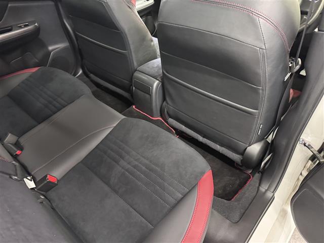 店舗にて現車の確認もいただけますので、お電話で在庫のご確認の上是非ご来店くださいませ。