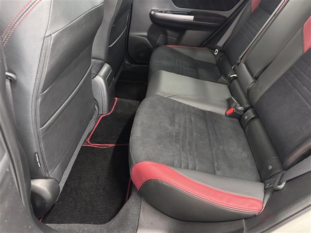 店舗にて現車の確認もいただけますので、お電話で在庫のご確認の上是非ご来店くださいませ。