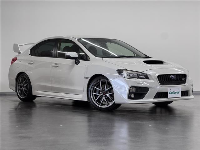 店舗にて現車の確認もいただけますので、お電話で在庫のご確認の上是非ご来店くださいませ。