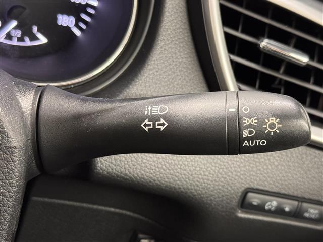 エクストレイル ２０Ｘ　ＨＶエクストリーマＸエマジェンシーブレーキＰ　８インチナビ／バックカメラ／ＥＴＣ／ハンズフリー機能付リモコンオートバックドア／撥水シート／エマージェンシーブレーキ／車線逸脱警報／進入禁止警報／フロント・リアソナー／シートヒーター／ＬＥＤライト（20枚目）