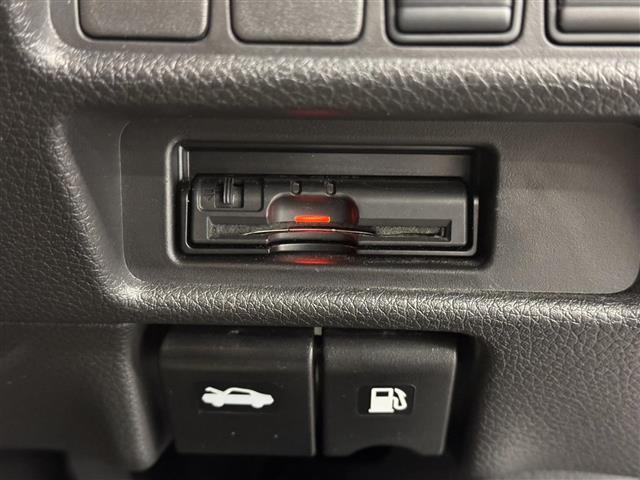 エクストレイル ２０Ｘ　ＨＶエクストリーマＸエマジェンシーブレーキＰ　８インチナビ／バックカメラ／ＥＴＣ／ハンズフリー機能付リモコンオートバックドア／撥水シート／エマージェンシーブレーキ／車線逸脱警報／進入禁止警報／フロント・リアソナー／シートヒーター／ＬＥＤライト（26枚目）