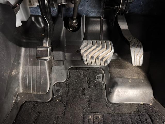 エクストレイル ２０Ｘ　ＨＶエクストリーマＸエマジェンシーブレーキＰ　８インチナビ／バックカメラ／ＥＴＣ／ハンズフリー機能付リモコンオートバックドア／撥水シート／エマージェンシーブレーキ／車線逸脱警報／進入禁止警報／フロント・リアソナー／シートヒーター／ＬＥＤライト（27枚目）