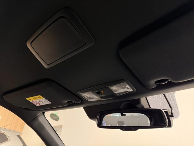 アウトランダーPHEV Gプレミアムパッケージ 本革シート/7インチナビ/マルチアラウンドモニター/ドラレコ/ETC2.0/急速充電機能/ブラインドスポットモニター/衝突被害軽減/レーダークルコン/パワーバックドア/前席シートヒーター/ルーフレール(13枚目)