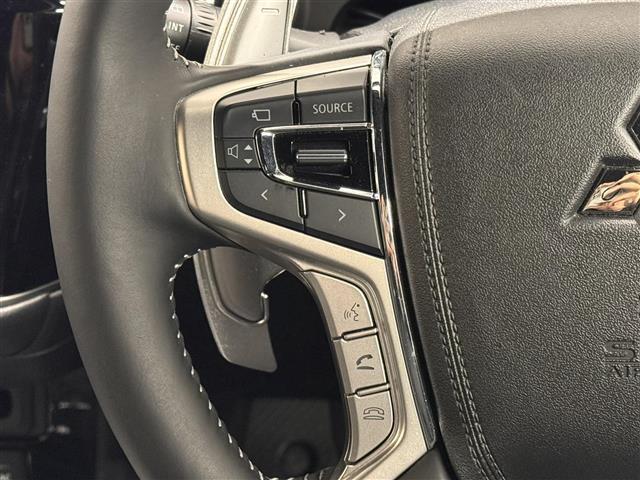 アウトランダーPHEV Gプレミアムパッケージ 本革シート/7インチナビ/マルチアラウンドモニター/ドラレコ/ETC2.0/急速充電機能/ブラインドスポットモニター/衝突被害軽減/レーダークルコン/パワーバックドア/前席シートヒーター/ルーフレール(16枚目)