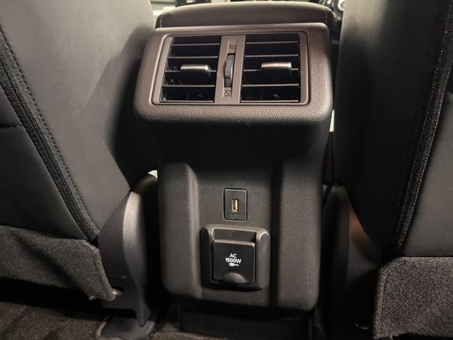 アウトランダーPHEV Gプレミアムパッケージ 本革シート/7インチナビ/マルチアラウンドモニター/ドラレコ/ETC2.0/急速充電機能/ブラインドスポットモニター/衝突被害軽減/レーダークルコン/パワーバックドア/前席シートヒーター/ルーフレール(33枚目)