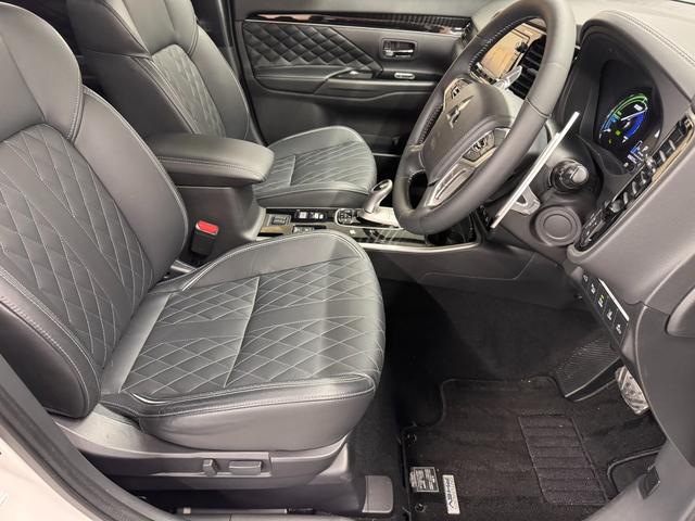 アウトランダーPHEV Gプレミアムパッケージ 本革シート/7インチナビ/マルチアラウンドモニター/ドラレコ/ETC2.0/急速充電機能/ブラインドスポットモニター/衝突被害軽減/レーダークルコン/パワーバックドア/前席シートヒーター/ルーフレール(39枚目)