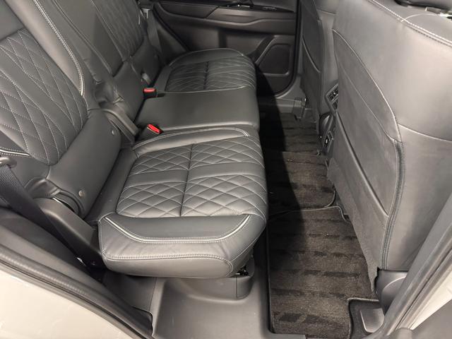 アウトランダーPHEV Gプレミアムパッケージ 本革シート/7インチナビ/マルチアラウンドモニター/ドラレコ/ETC2.0/急速充電機能/ブラインドスポットモニター/衝突被害軽減/レーダークルコン/パワーバックドア/前席シートヒーター/ルーフレール(45枚目)