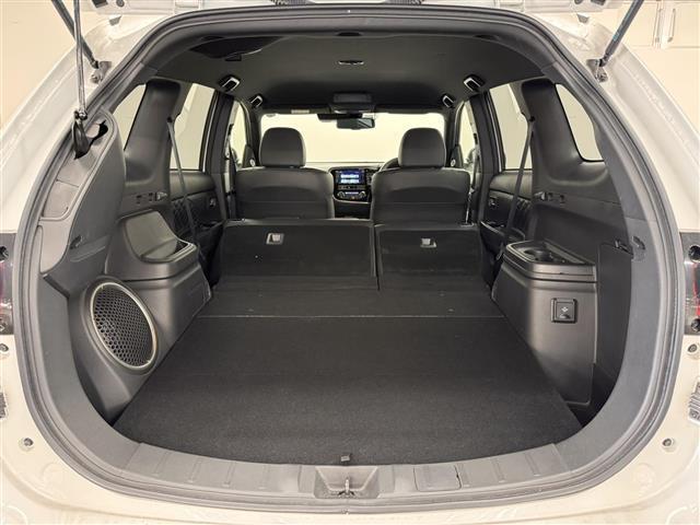 アウトランダーPHEV Gプレミアムパッケージ 本革シート/7インチナビ/マルチアラウンドモニター/ドラレコ/ETC2.0/急速充電機能/ブラインドスポットモニター/衝突被害軽減/レーダークルコン/パワーバックドア/前席シートヒーター/ルーフレール(52枚目)