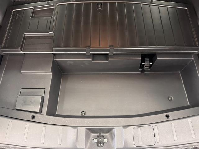 アウトランダーPHEV Gプレミアムパッケージ 本革シート/7インチナビ/マルチアラウンドモニター/ドラレコ/ETC2.0/急速充電機能/ブラインドスポットモニター/衝突被害軽減/レーダークルコン/パワーバックドア/前席シートヒーター/ルーフレール(54枚目)