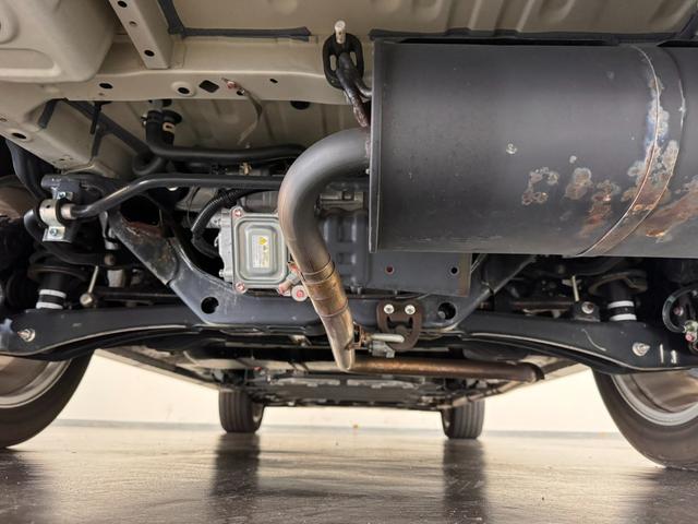 アウトランダーPHEV Gプレミアムパッケージ 本革シート/7インチナビ/マルチアラウンドモニター/ドラレコ/ETC2.0/急速充電機能/ブラインドスポットモニター/衝突被害軽減/レーダークルコン/パワーバックドア/前席シートヒーター/ルーフレール(70枚目)