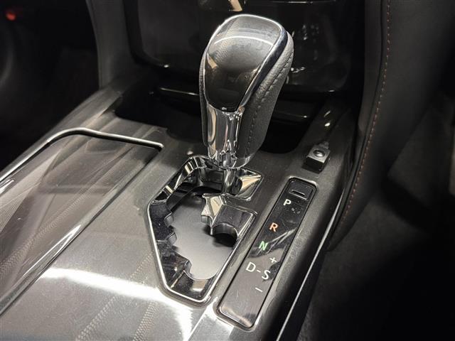 クラウンハイブリッド アスリートG アドバンストパッケージ/ムーンルーフ/8インチナビ/バックカメラ/ドライブレコーダー/ETC/黒本革シート/プリクラッシュセーフティ/レーダークルコン/インテリジェントクリアランスソナー/冷暖シート(12枚目)