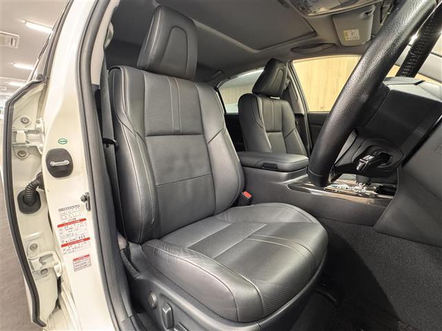 クラウンハイブリッド アスリートG アドバンストパッケージ/ムーンルーフ/8インチナビ/バックカメラ/ドライブレコーダー/ETC/黒本革シート/プリクラッシュセーフティ/レーダークルコン/インテリジェントクリアランスソナー/冷暖シート(26枚目)