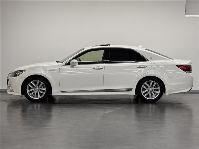 クラウンハイブリッド アスリートG アドバンストパッケージ/ムーンルーフ/8インチナビ/バックカメラ/ドライブレコーダー/ETC/黒本革シート/プリクラッシュセーフティ/レーダークルコン/インテリジェントクリアランスソナー/冷暖シート(36枚目)