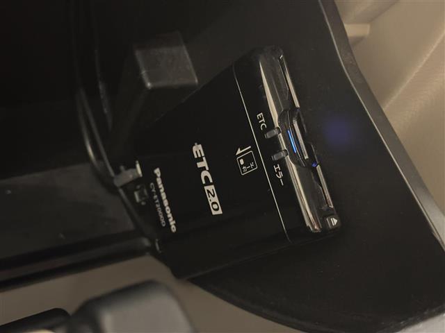 店舗にて現車の確認もいただけますので、お電話で在庫のご確認の上是非ご来店くださいませ。