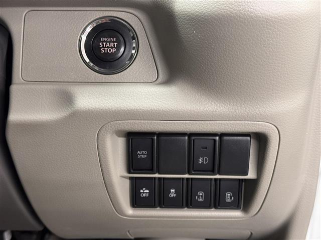 店舗にて現車の確認もいただけますので、お電話で在庫のご確認の上是非ご来店くださいませ。